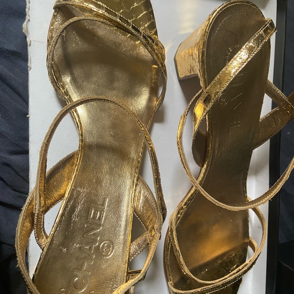 Chanel lambskin sandals - Picture 5 of 8